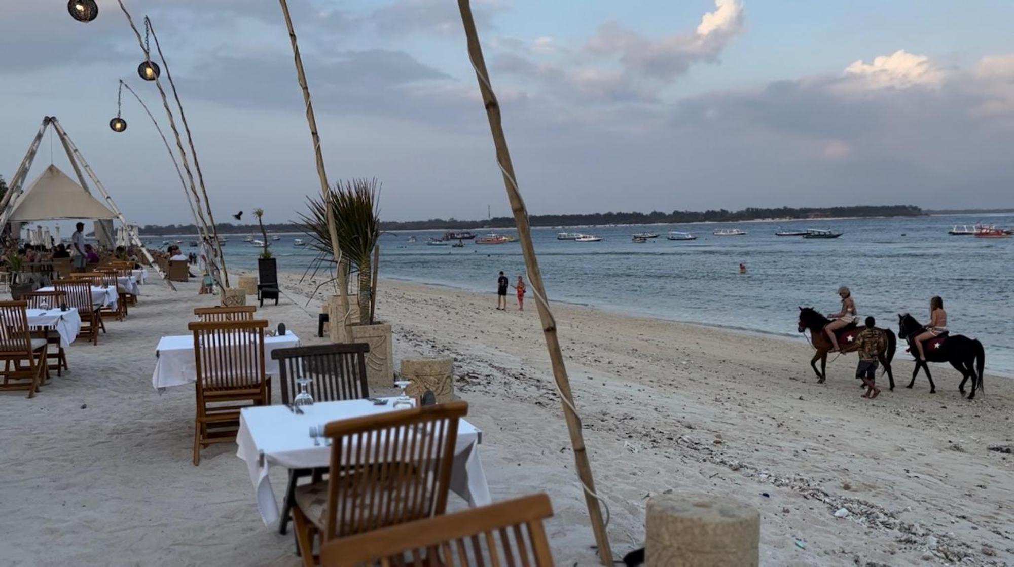 Kokomo Resort Gili Trawangan Kültér fotó